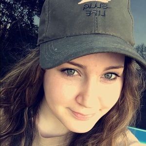 Meet your Posher, Caitlin